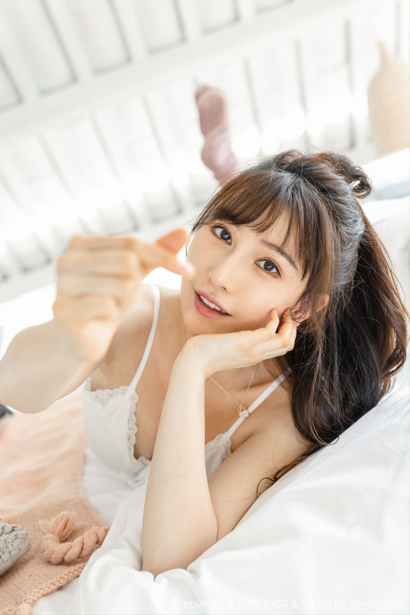 气质女神Lynn刘奕宁性感身材与私房系列写真