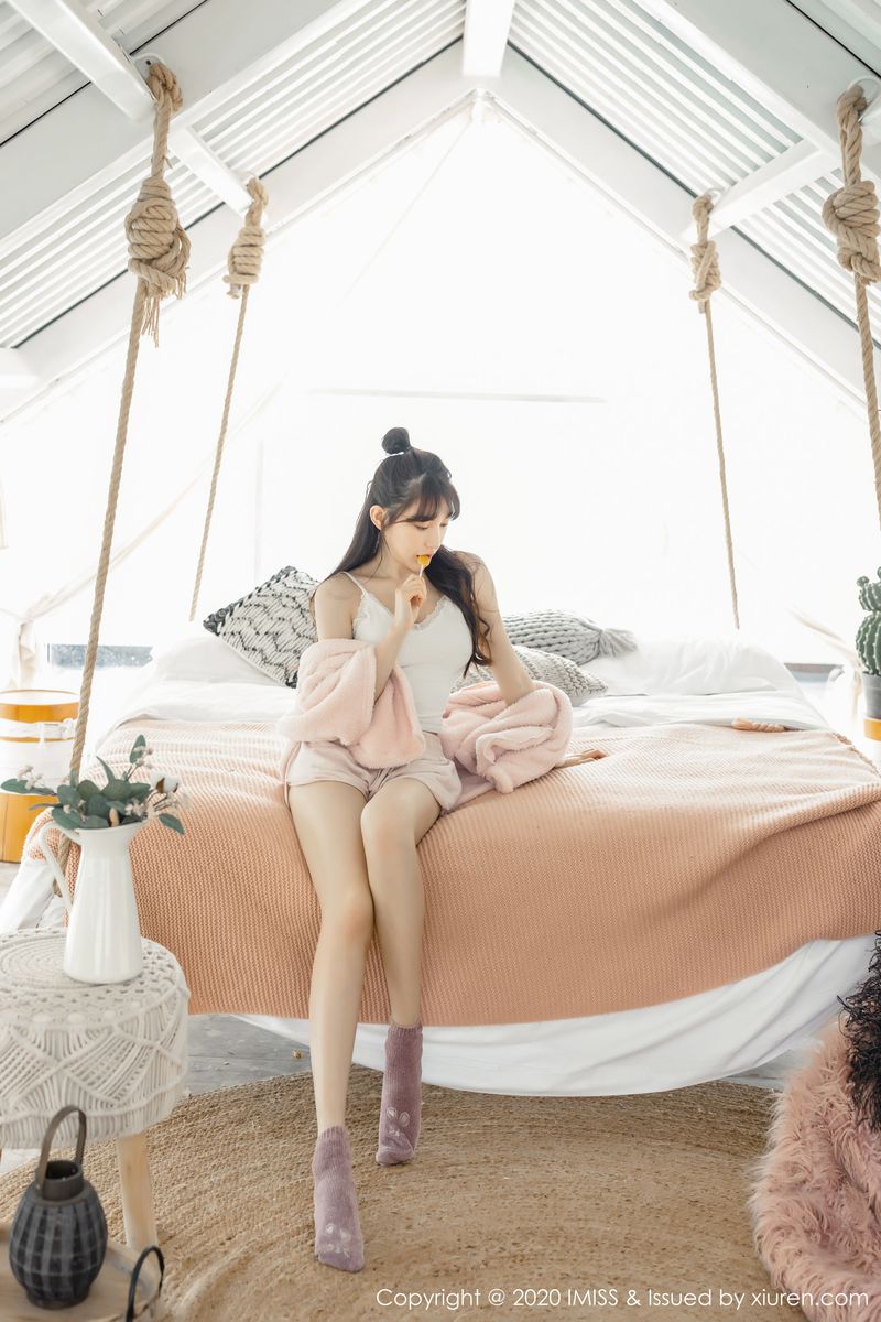 气质女神Lynn刘奕宁性感身材与私房系列写真
