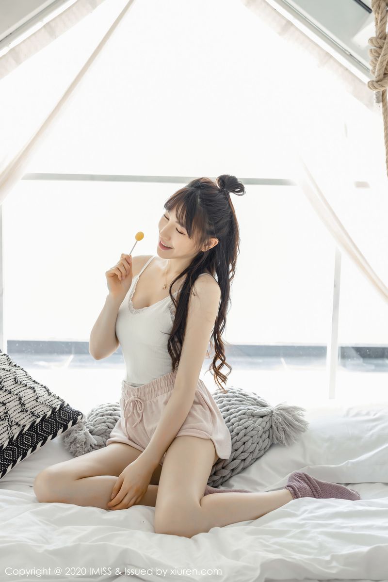 气质女神Lynn刘奕宁性感身材与私房系列写真