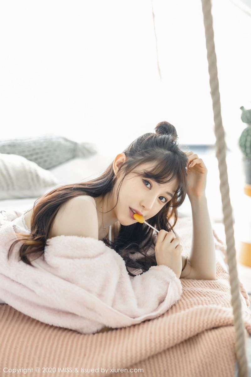 气质女神Lynn刘奕宁性感身材与私房系列写真