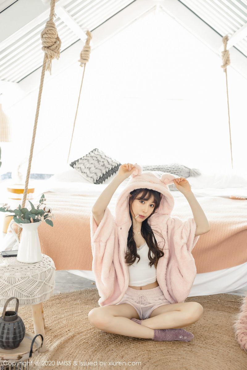 气质女神Lynn刘奕宁性感身材与私房系列写真