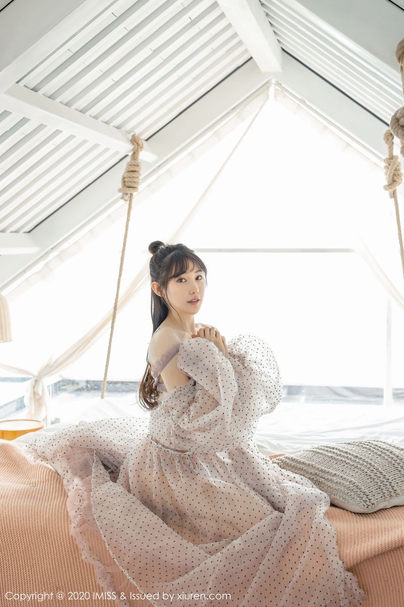 气质女神Lynn刘奕宁性感身材与私房系列写真
