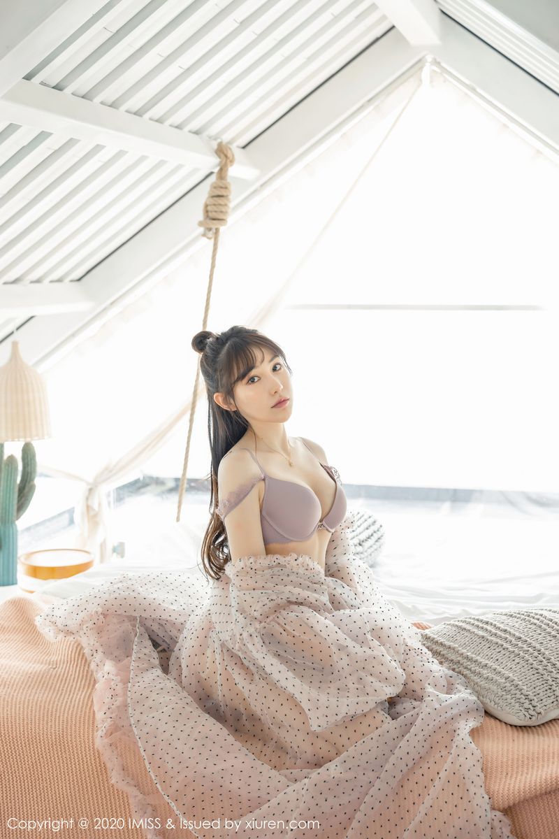 气质女神Lynn刘奕宁性感身材与私房系列写真
