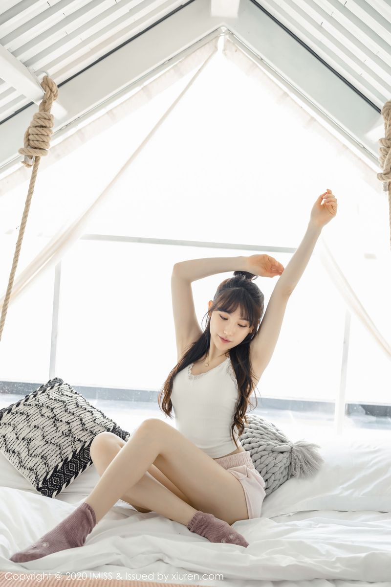 气质女神Lynn刘奕宁性感身材与私房系列写真