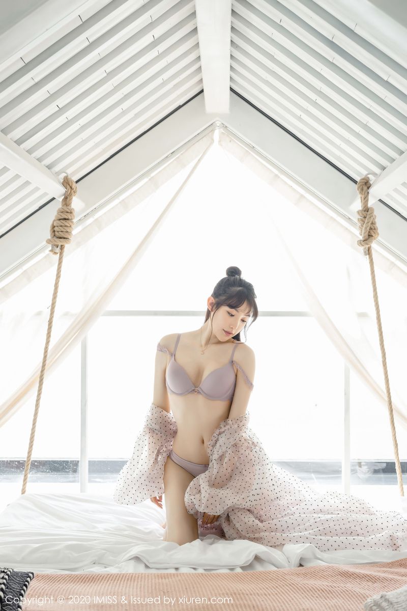 气质女神Lynn刘奕宁性感身材与私房系列写真