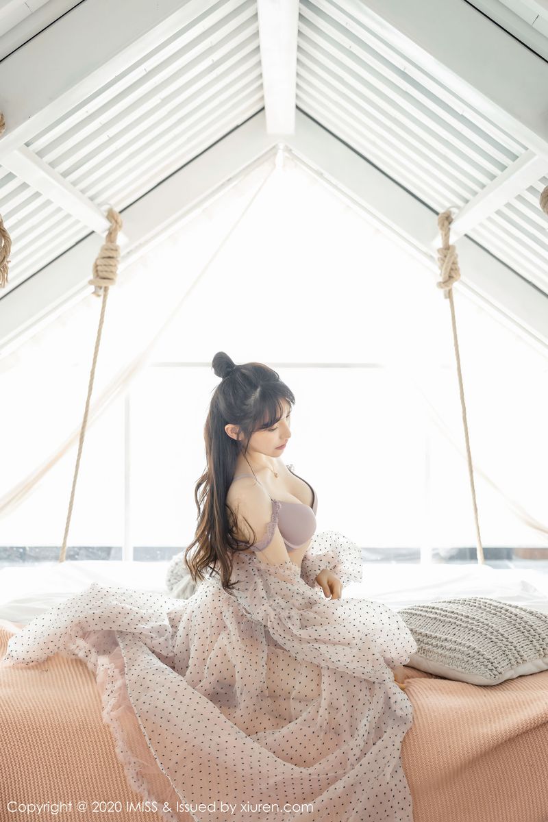 气质女神Lynn刘奕宁性感身材与私房系列写真