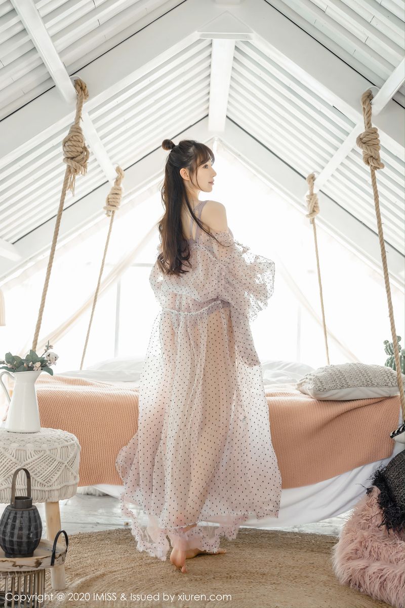 气质女神Lynn刘奕宁性感身材与私房系列写真