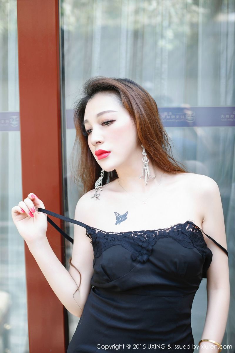 性感女神沈璐Lulu黑色吊裙&内衣诱惑私房写真