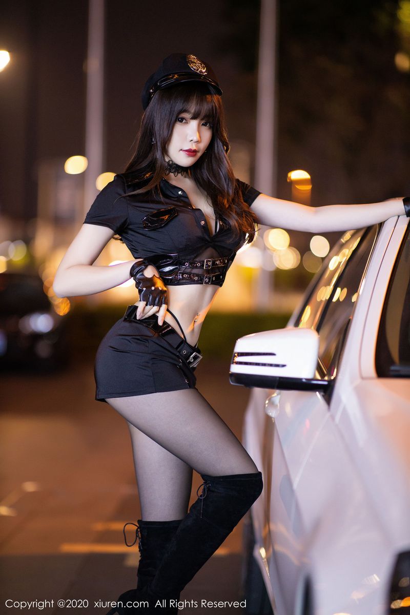 性感女神芝芝Booty皮衣制服都市女郎装扮魅惑写真