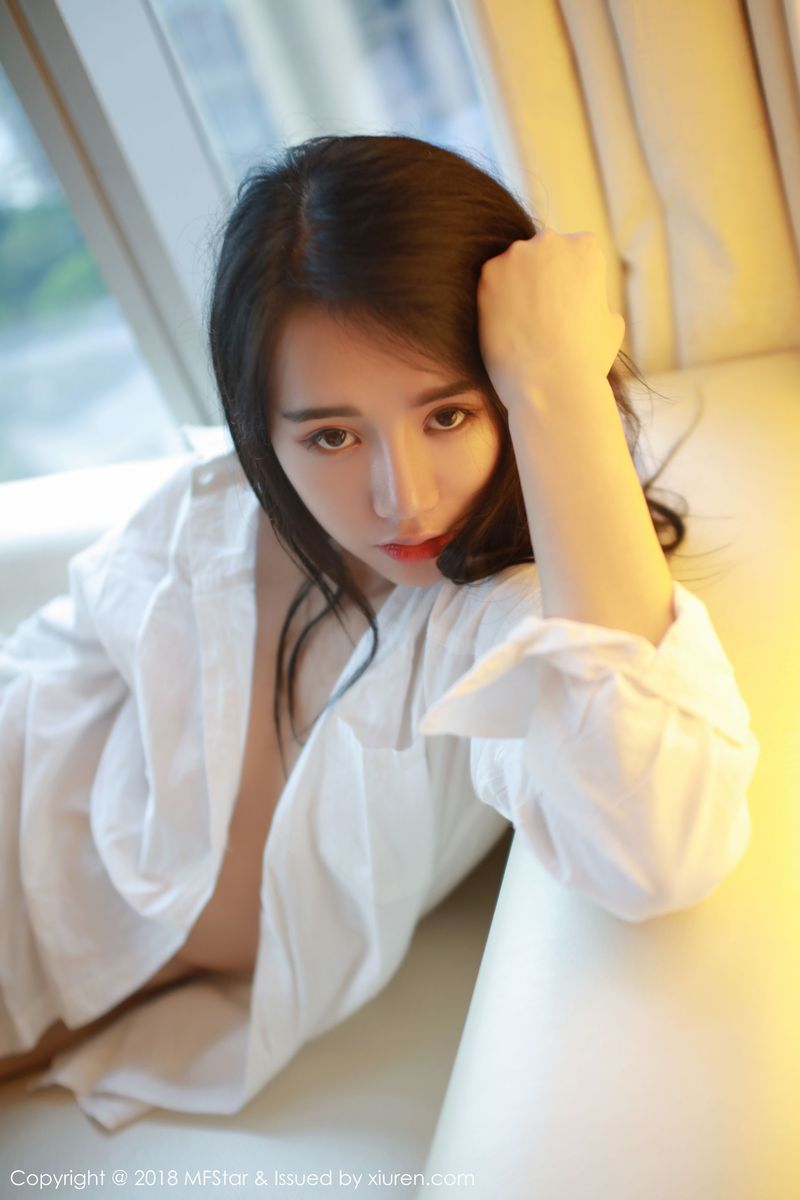 美女模特白子嫣nicky白衬衫+黑丝袜诱惑写真