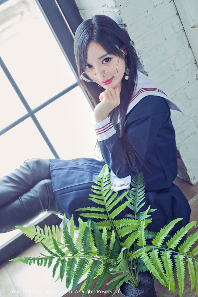 俊小美娇娘柠檬Mini浴巾果身和白色睡裙性感写真