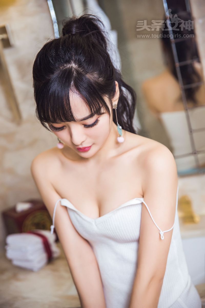 治愈少女周熙妍甜美系《酸酸甜甜就是我》主题写真