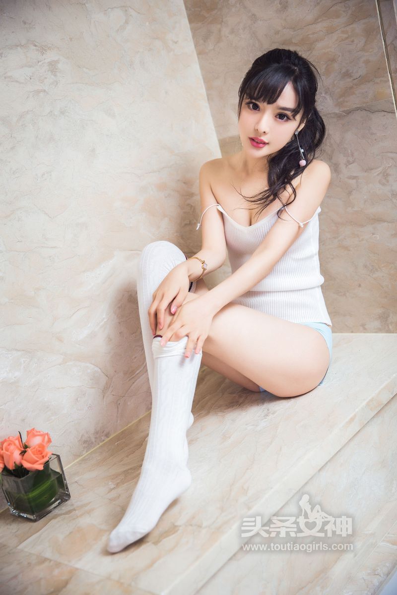治愈少女周熙妍甜美系《酸酸甜甜就是我》主题写真