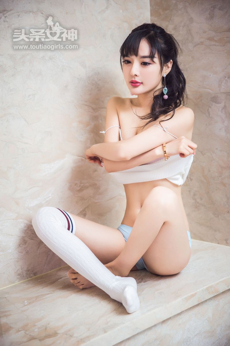 治愈少女周熙妍甜美系《酸酸甜甜就是我》主题写真