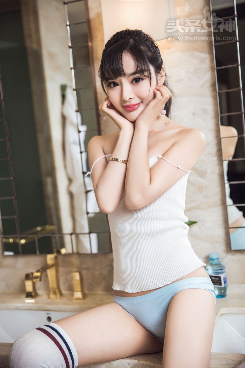 治愈少女周熙妍甜美系《酸酸甜甜就是我》主题写真