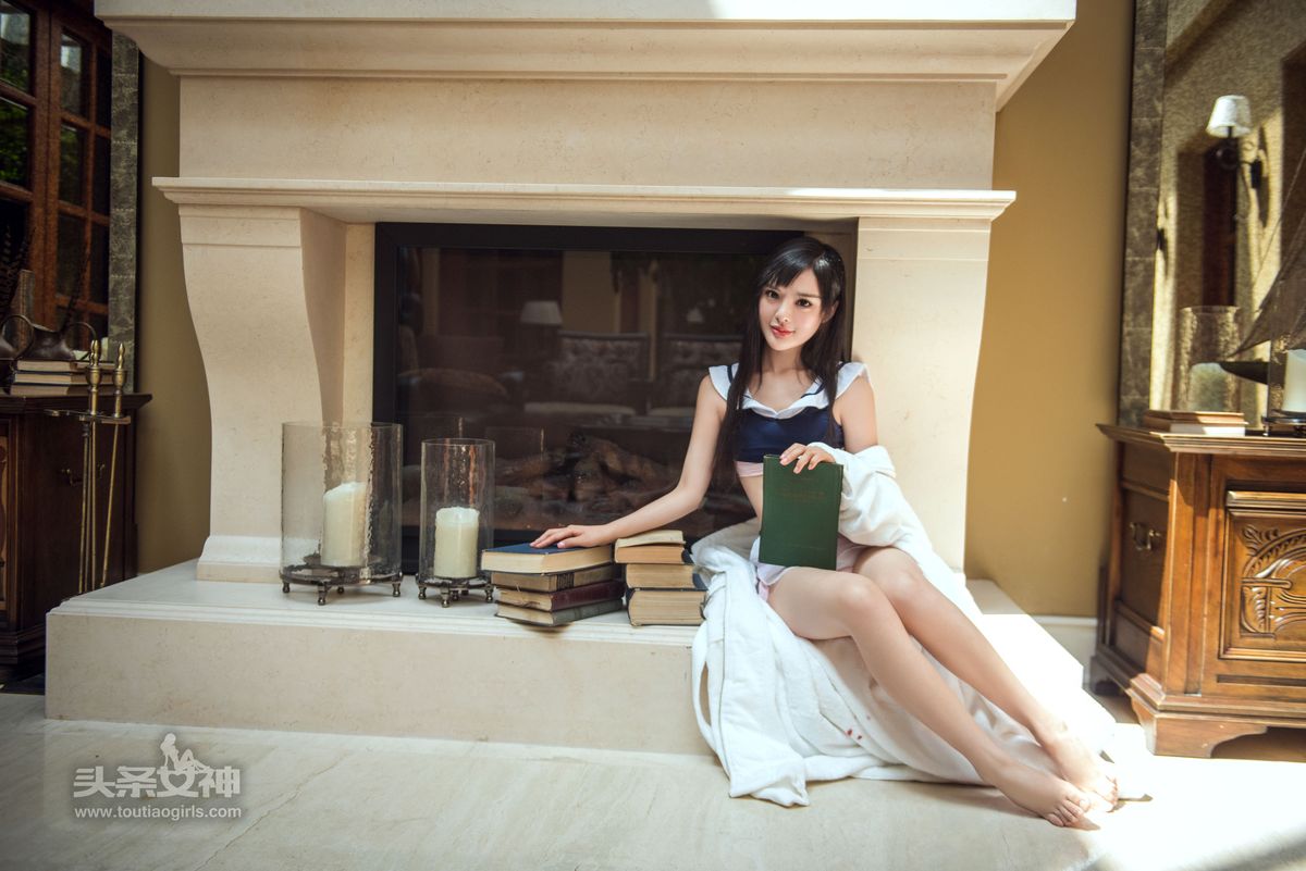 甜美系治愈少女周熙妍学生服酒店大堂性感写真