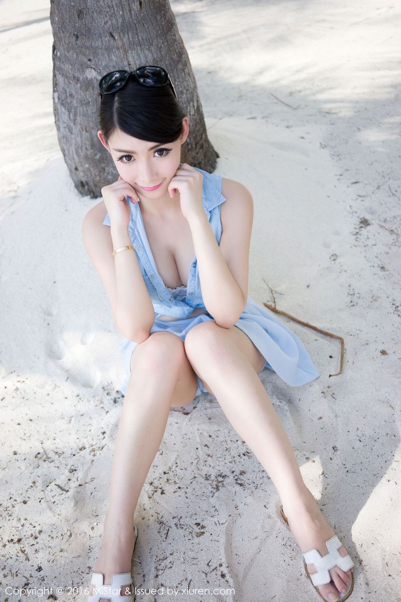 性感女神Mara酱比基尼+水手服系列薄荷岛旅拍