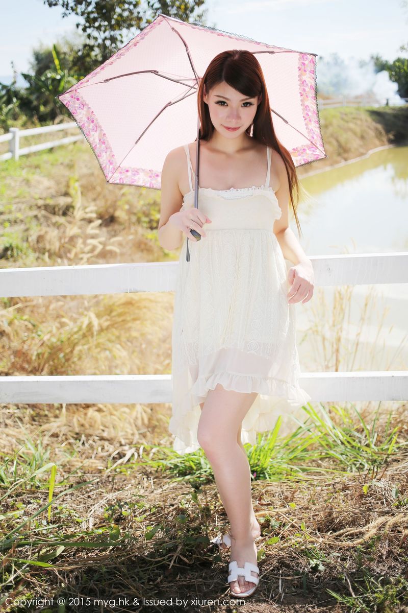 性感嫩模MARA醬透视薄纱+唯美长裙户外写真