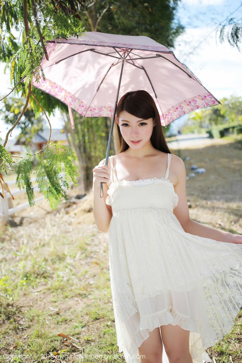 性感嫩模MARA醬透视薄纱+唯美长裙户外写真