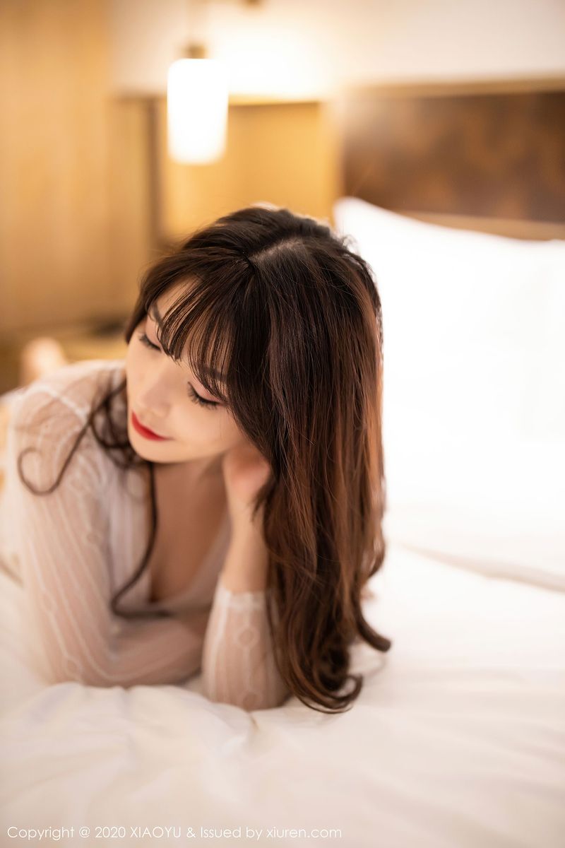 性感女神芝芝Booty超短牛仔裤+极致网袜魅惑写真