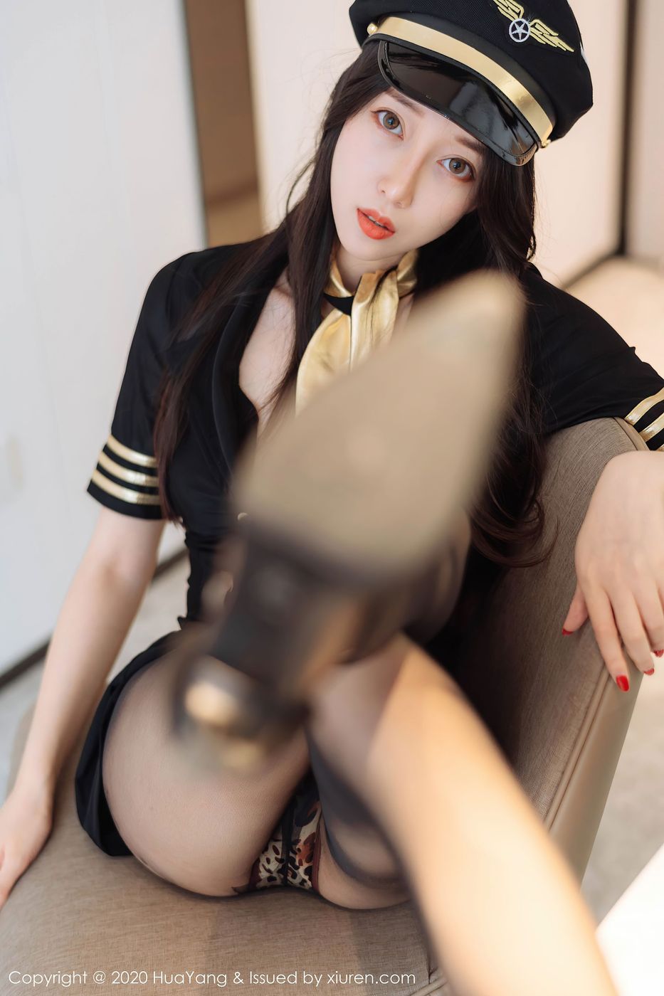 新人模特玥儿玥er性感帅气机长制服娇媚动人写真