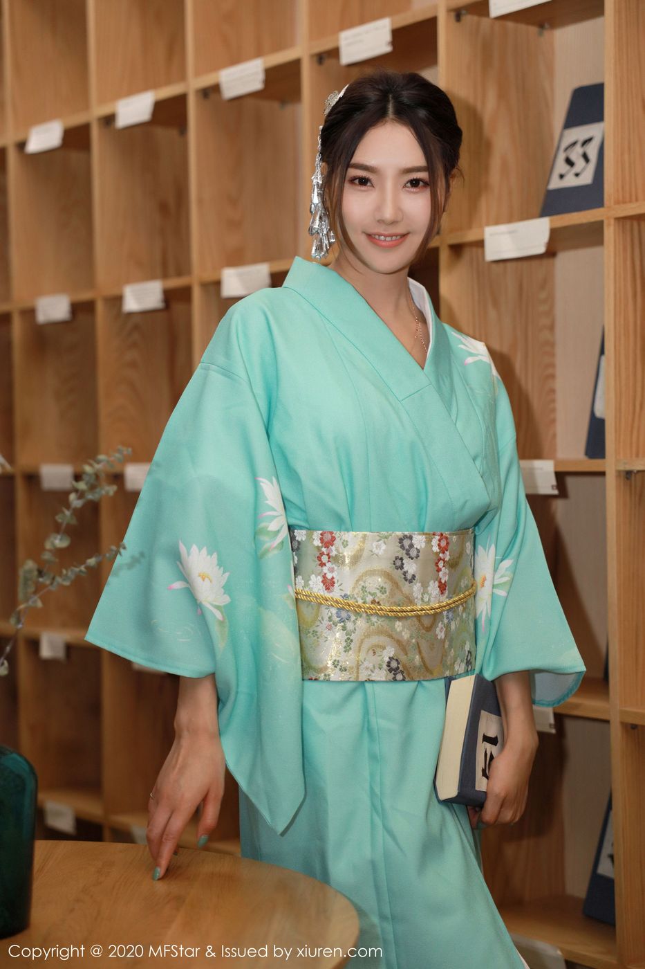 美女模特方子萱韵味和服日系场景妖娆写真