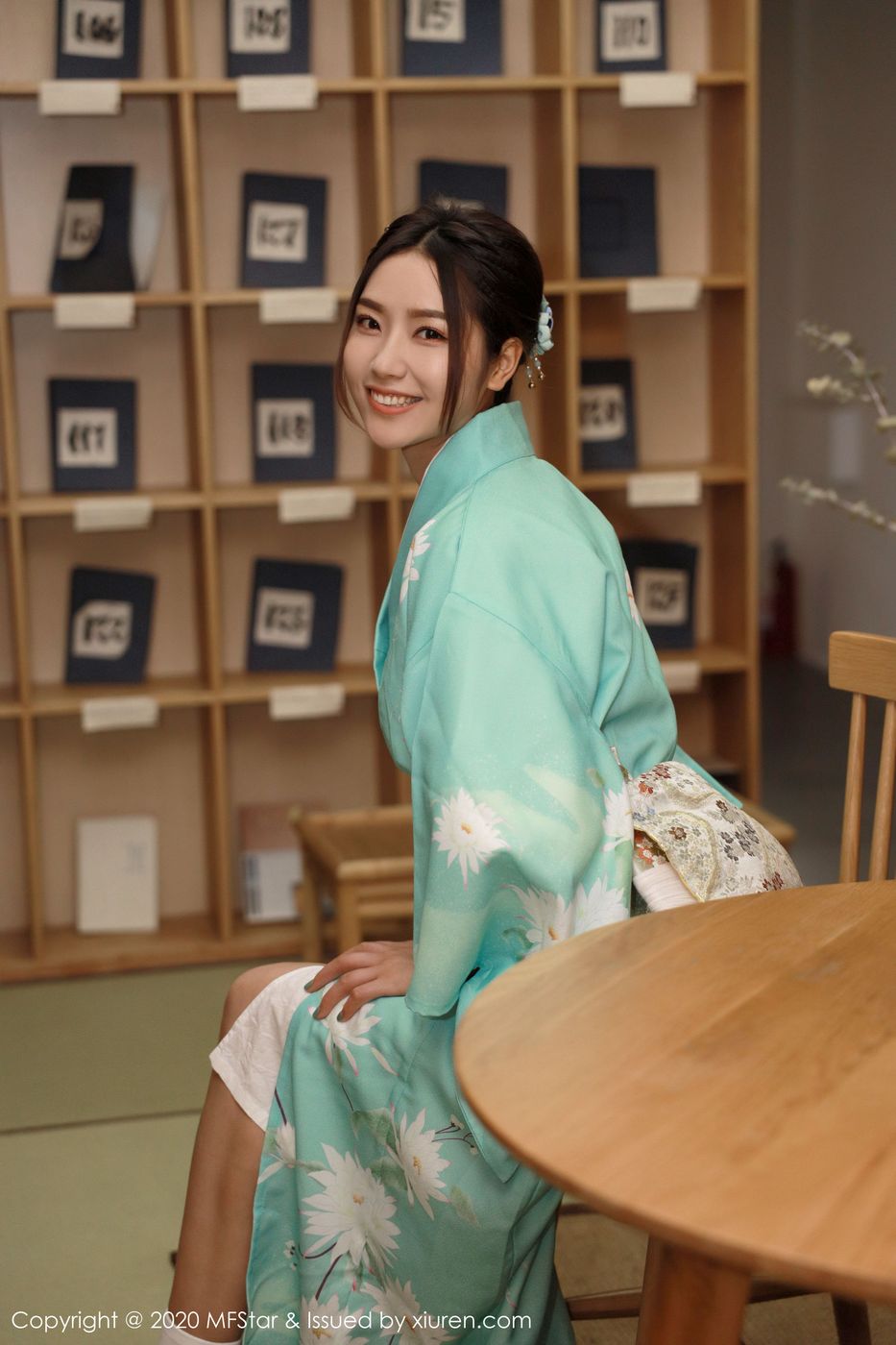 美女模特方子萱韵味和服日系场景妖娆写真