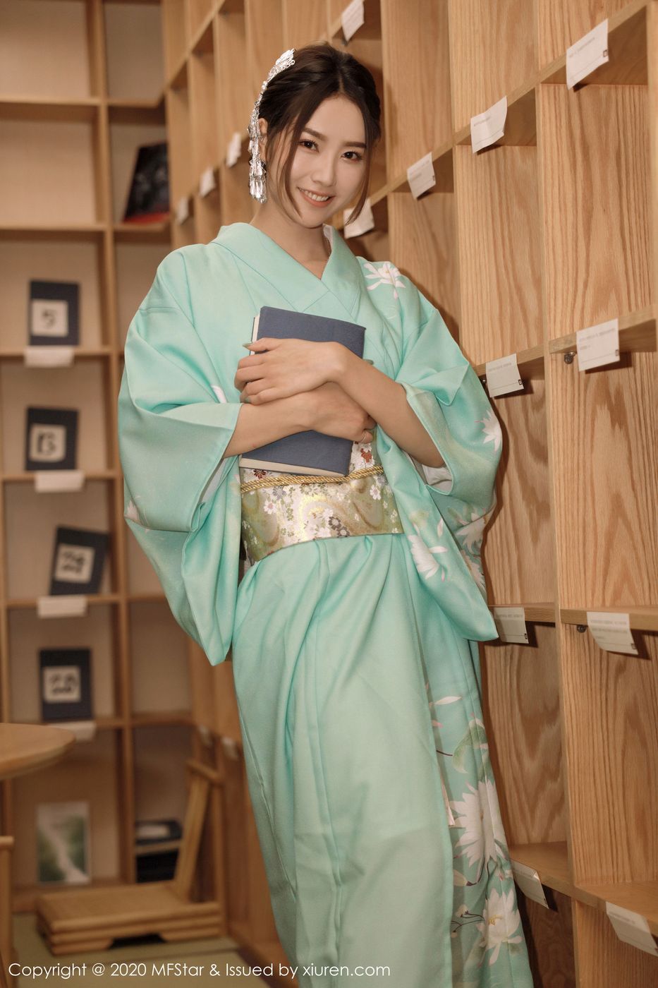 美女模特方子萱韵味和服日系场景妖娆写真