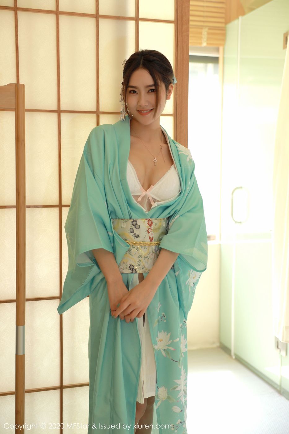 美女模特方子萱韵味和服日系场景妖娆写真