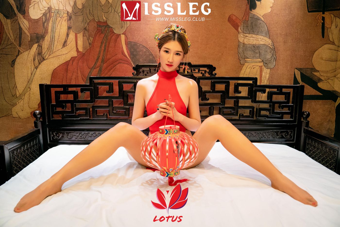 美女模特玄子黑丝美腿元旦双黄蛋系列大尺度写真