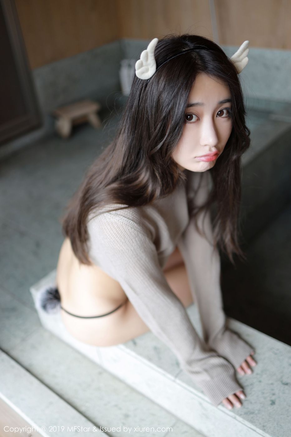 美女模特Betty林子欣性感毛衣与筒袜系列日本旅拍
