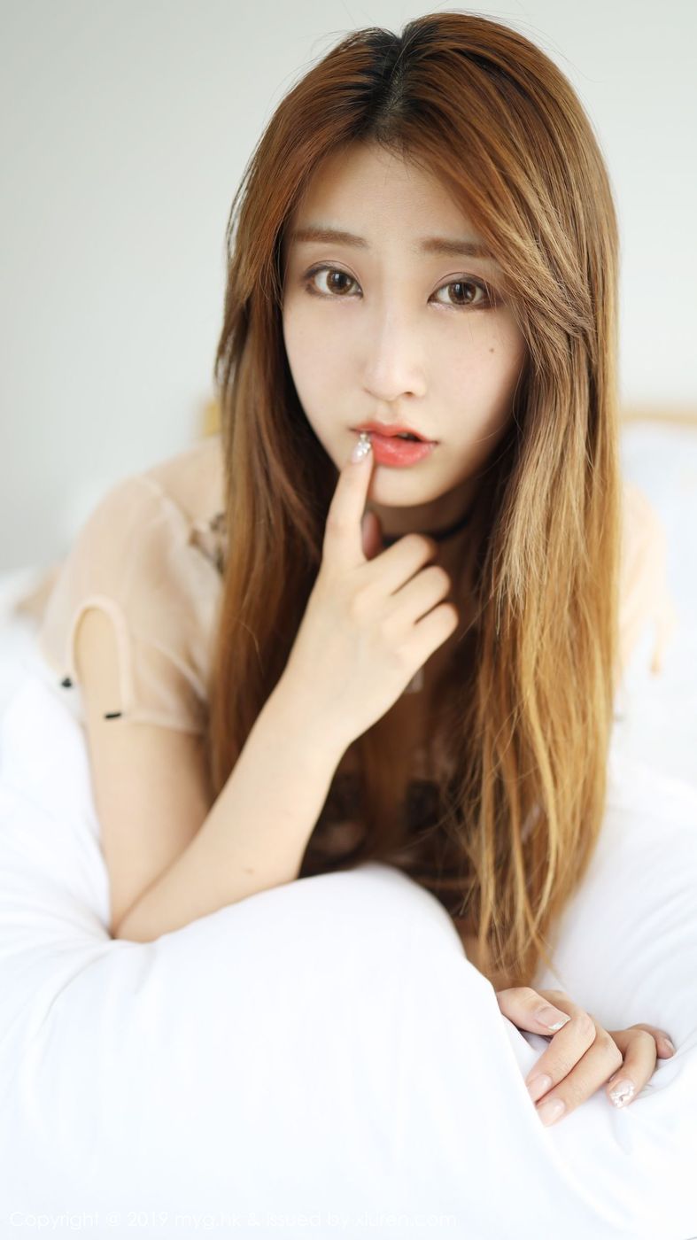美女模特奈美nana身体高挑透视服饰清秀写真