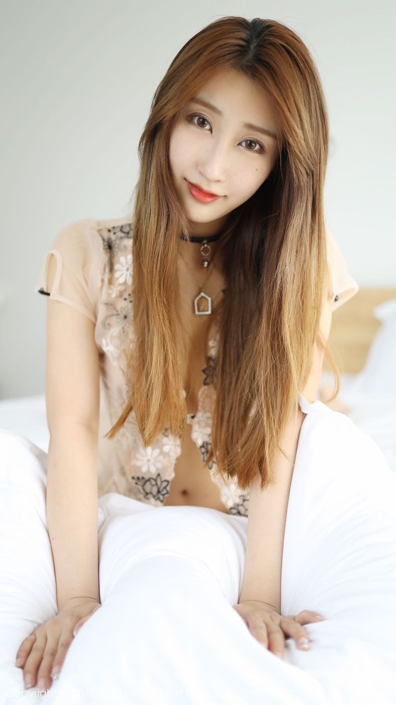 美女模特奈美nana身体高挑透视服饰清秀写真