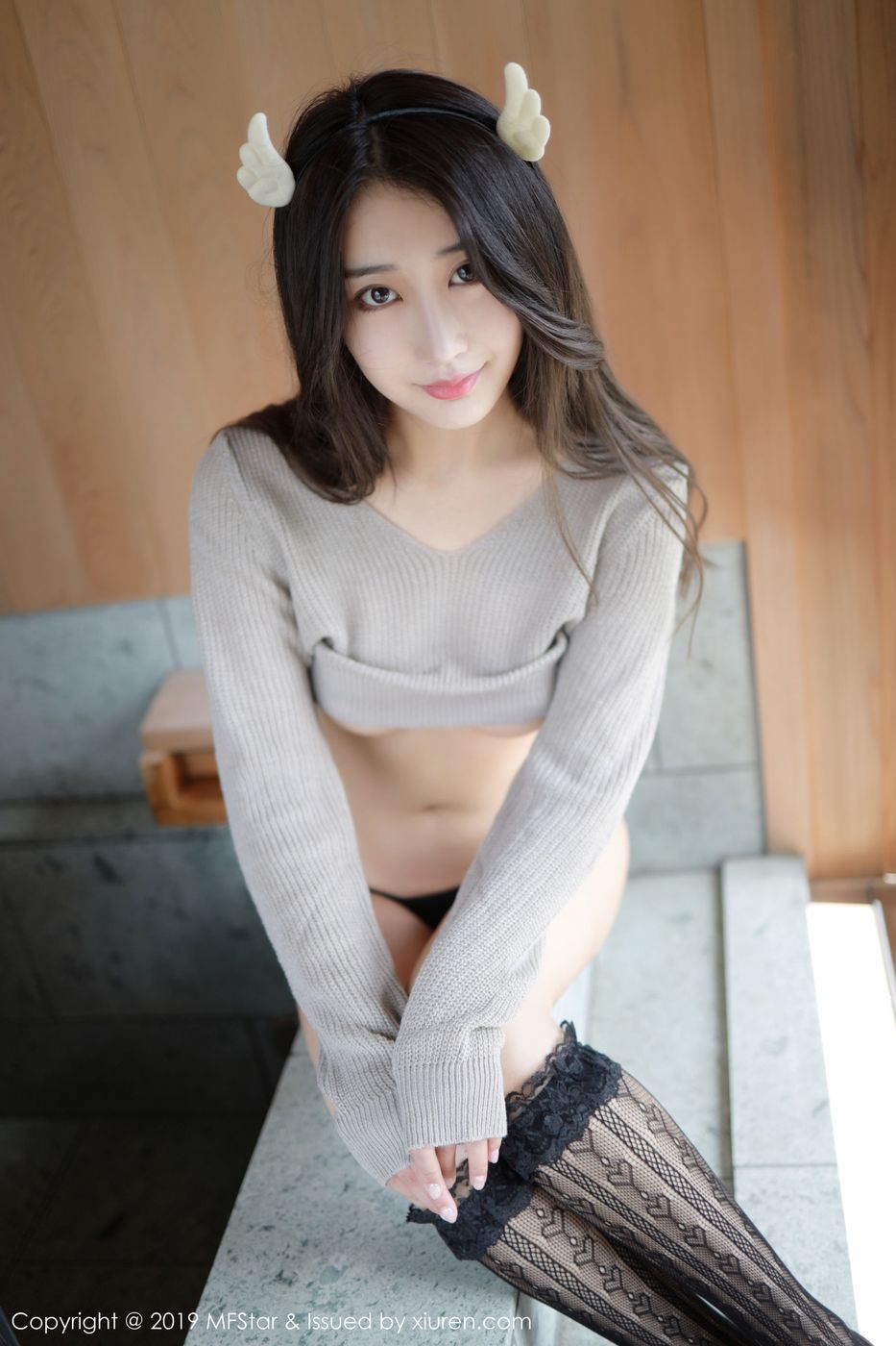 美女模特Betty林子欣性感毛衣与筒袜系列日本旅拍