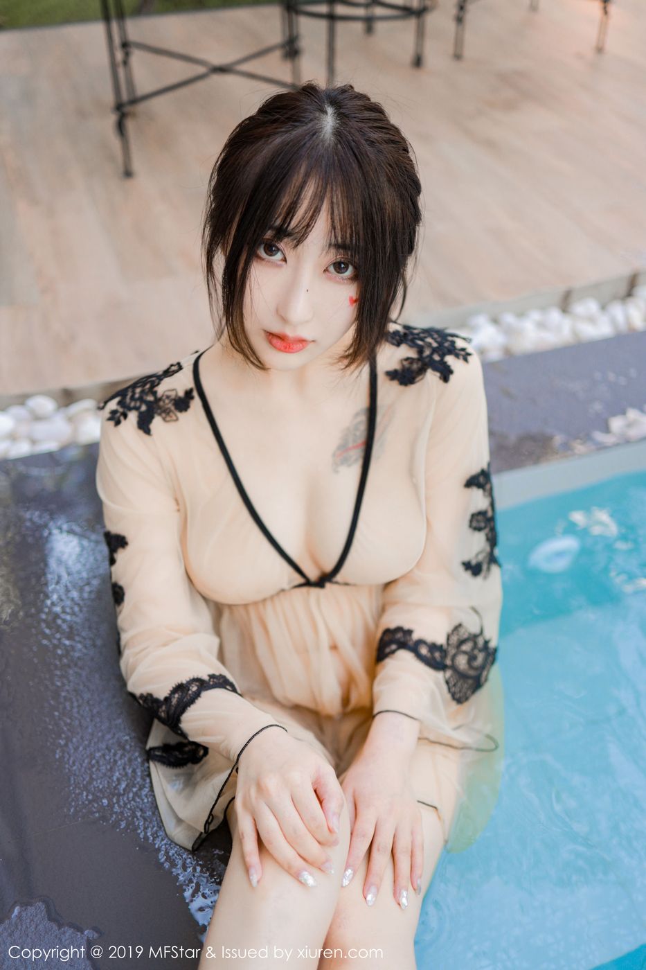 美女模特Betty林子欣泳池出浴美人系列泰国清迈旅拍