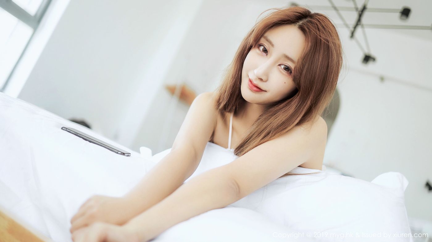 美女模特Betty林子欣半透内衣若有若无诱惑套图