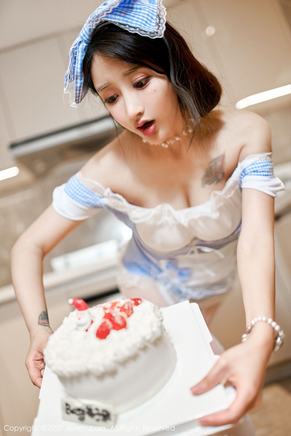 美女模特Betty林子欣蛋糕妹妹女仆装主题三亚旅拍