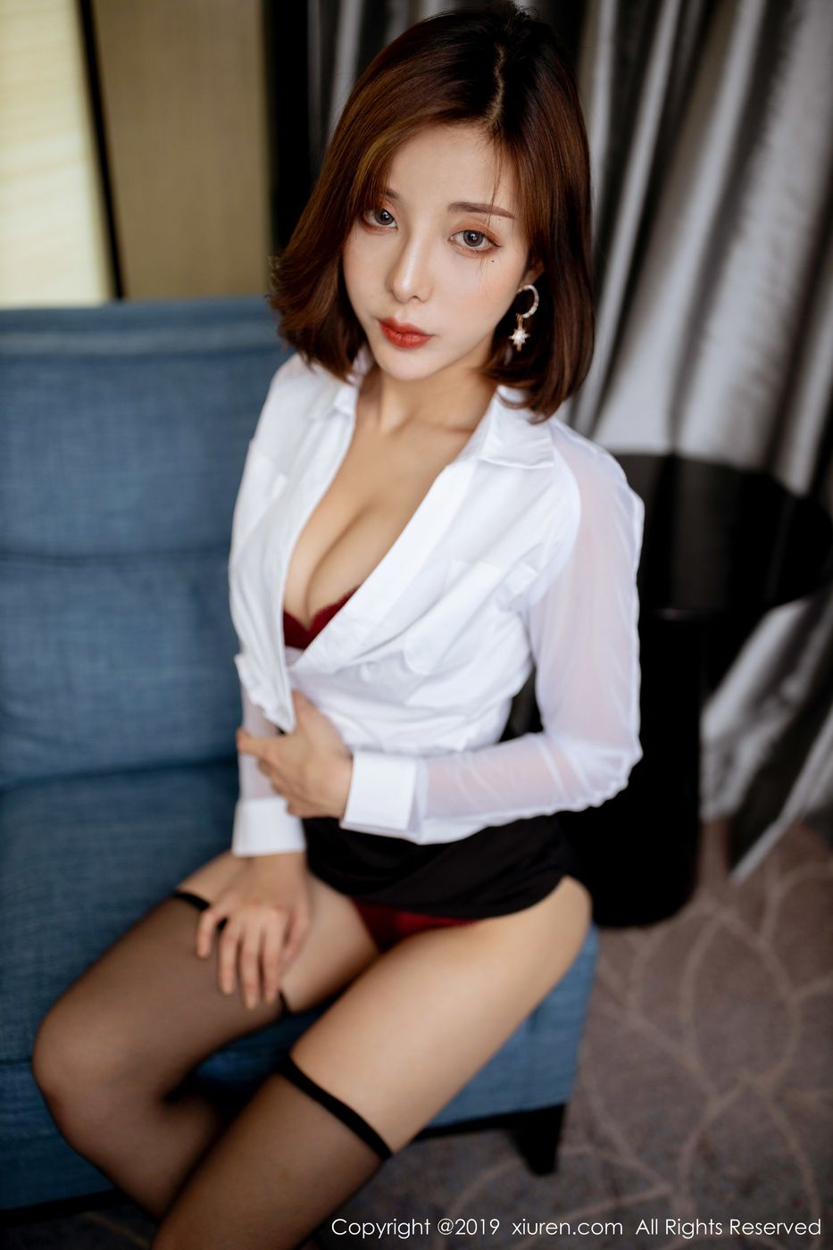 美女模特陈小喵白衬衫黑丝袜性感女秘书系列写真