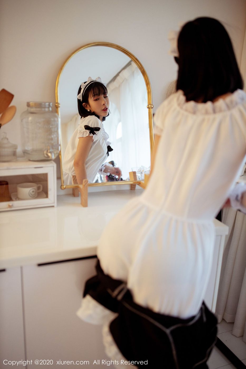 美女模特陈小喵情趣内衣女仆装扮私房写真