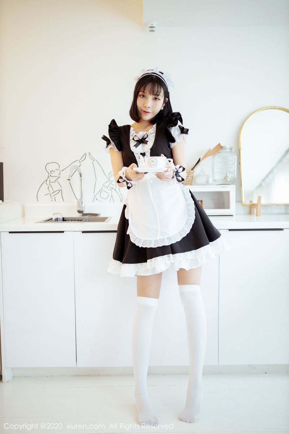 美女模特陈小喵情趣内衣女仆装扮私房写真