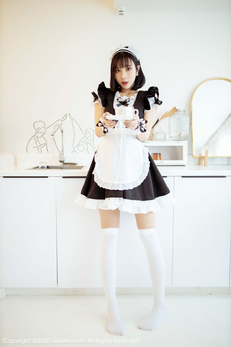 美女模特陈小喵情趣内衣女仆装扮私房写真