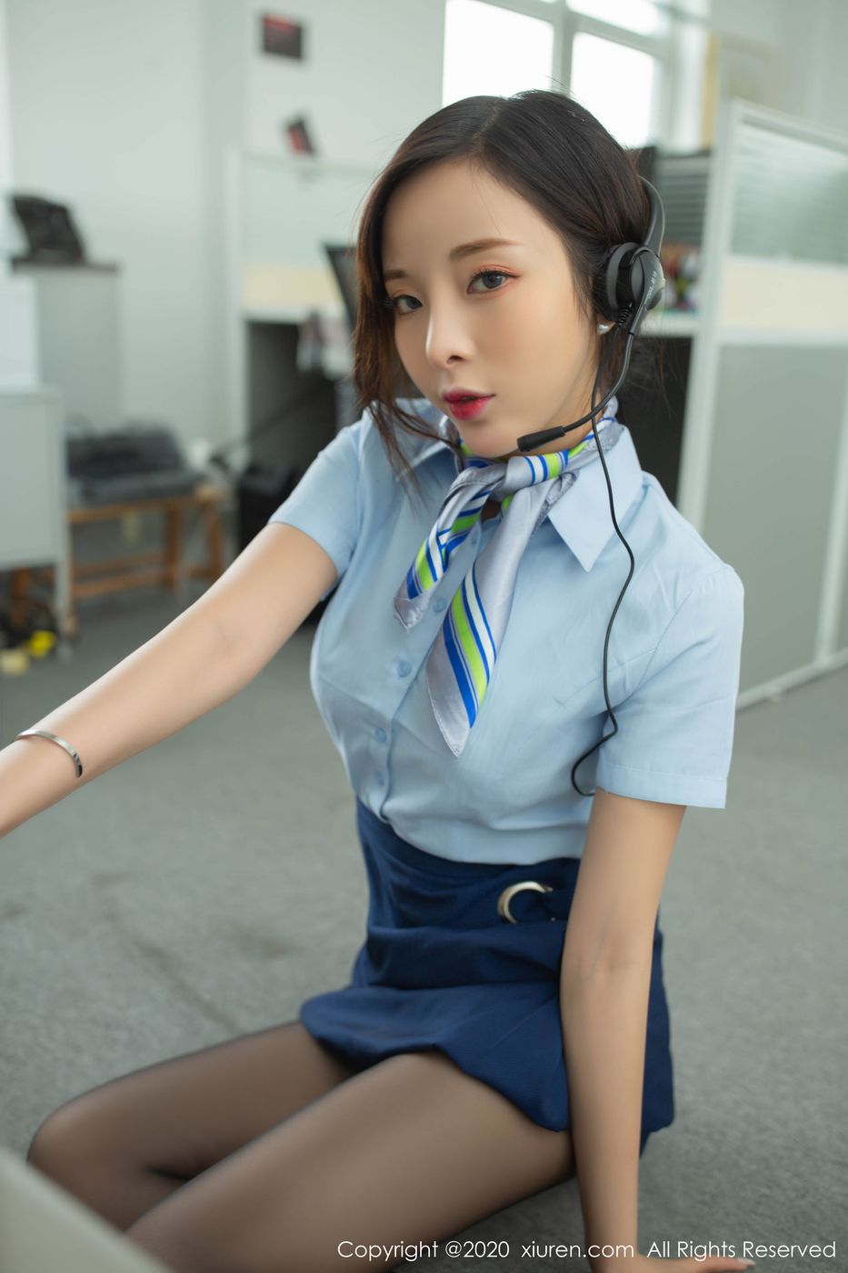 美女模特陈小喵客服小姐姐职场OL主题性感写真