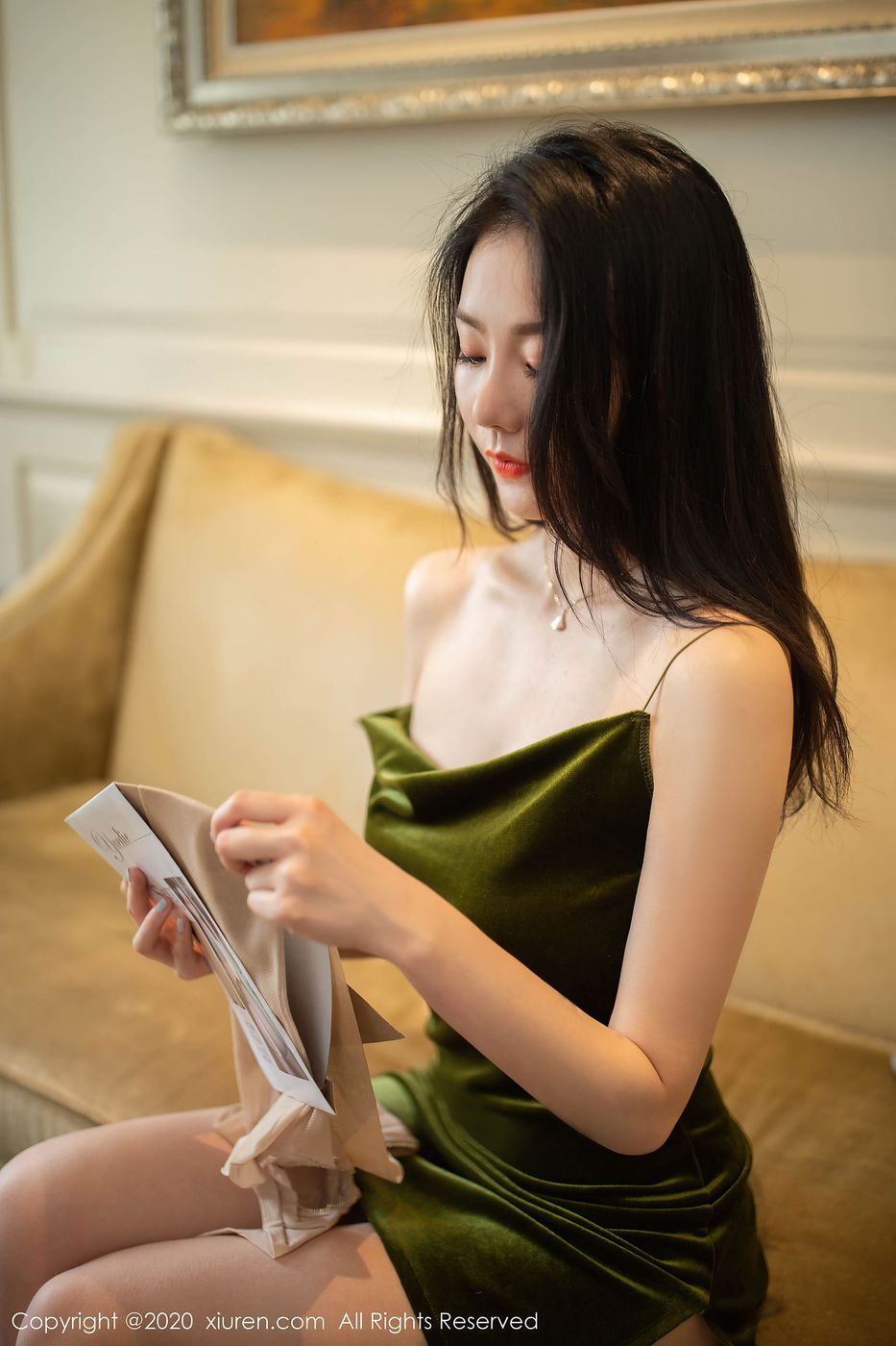 美女模特安然Maleah性感吊裙&丝袜试穿主题写真