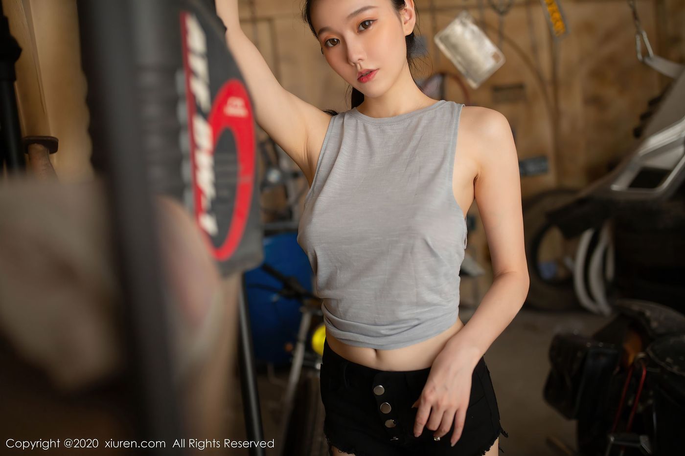 美女模特安然Maleah汗湿的修理工主题娇媚写真