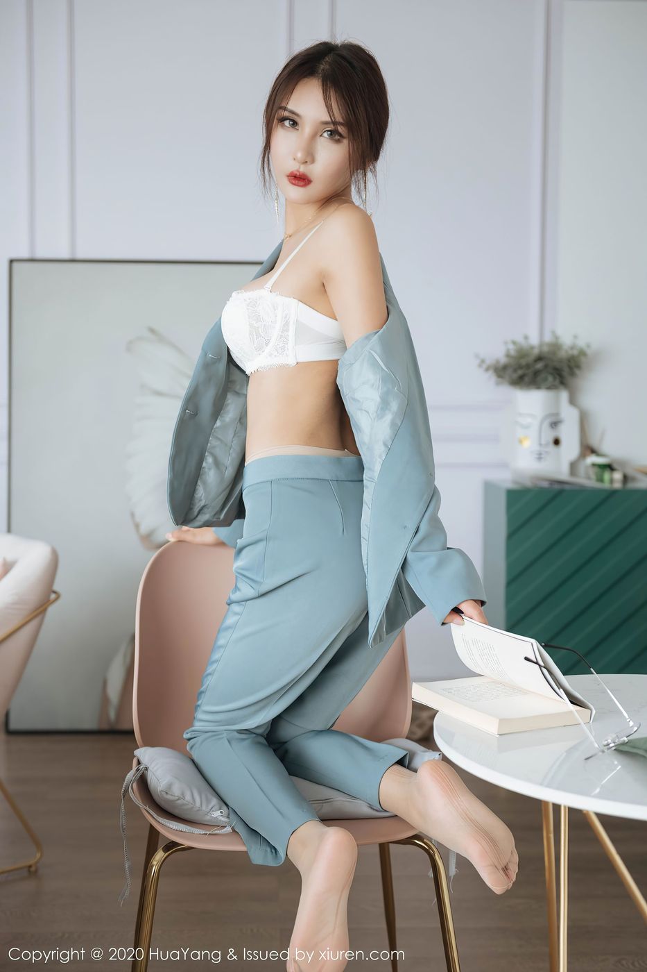 美女模特Emily顾奈奈 - 职场西服修长美腿系列套图