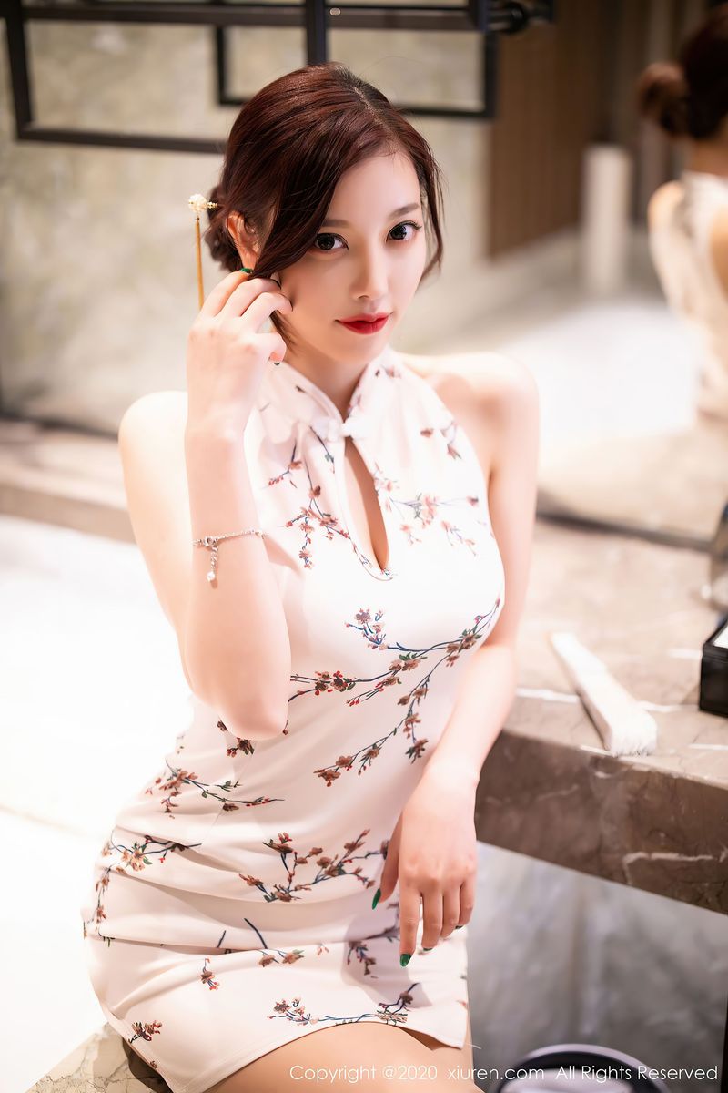 性感女神杨晨晨sugar - 韵味旗袍与现代丝袜极致写真