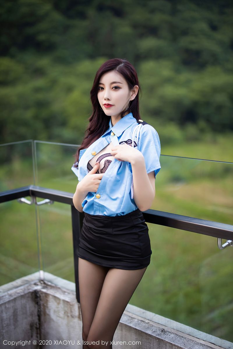 性感女神杨晨晨sugar - 黑丝美腿警花制服阳朔旅拍