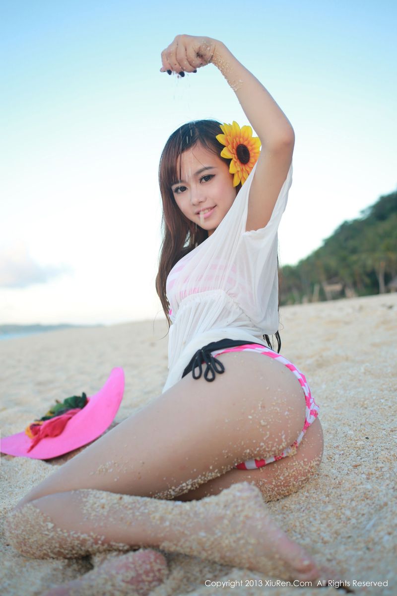 萝莉女神toro羽住腹黑贫乳腰窝美臀私房性感写真
