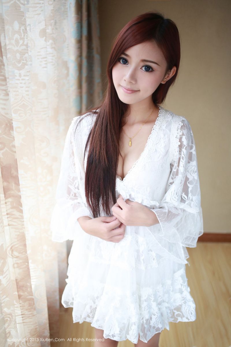 美女模特toro羽住修长美腿娇小可爱清纯写真