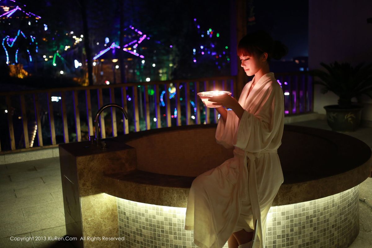 萝莉女神toro羽住腹黑贫乳腰窝美臀私房性感写真